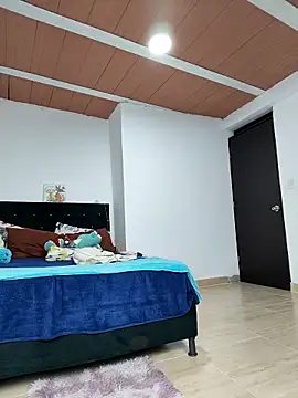 Snapshot of harper_ks chatting on 12.19.25 harper ks online show from 12.19.25