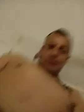 Snapshot of jjLARAY chatting on 10.17.25 jjLARAY online show from 10.17.25