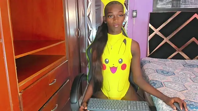 Snapshot of Kimberlyn_Black chatting on 10.23.25 Kimberlyn Black online show from 10.23.25