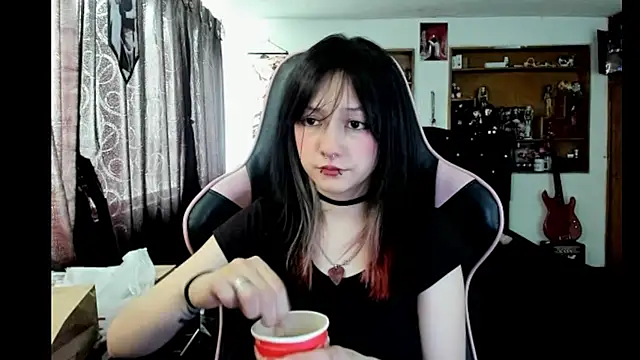 Snapshot of Maki_Zein_ chatting on 01.14.26 Maki Zein online show from 01.14.26