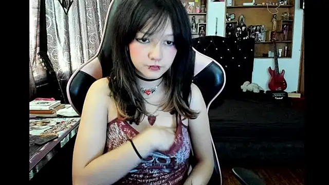 Snapshot of Maki_Zein_ chatting on 02.18.26 Maki Zein online show from 02.18.26