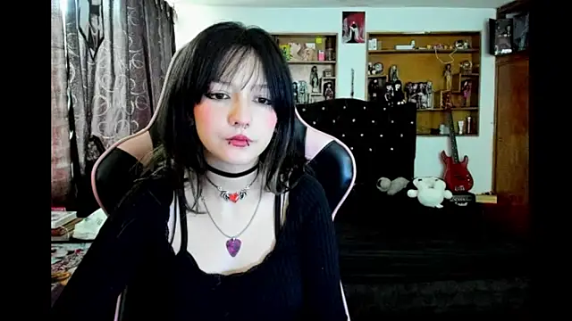 Snapshot of Maki_Zein_ chatting on 02.20.26 Maki Zein online show from 02.20.26