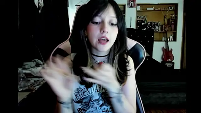 Snapshot of Maki_Zein_ chatting on 03.05.26 Maki Zein online show from 03.05.26