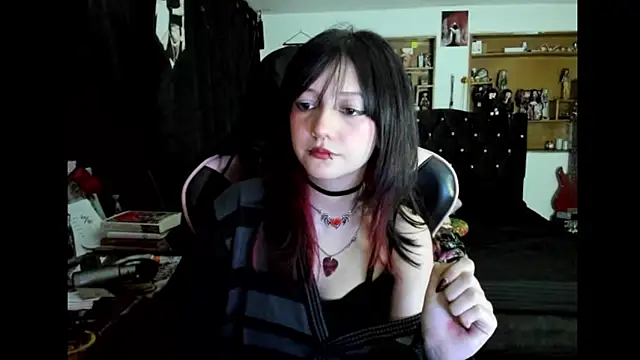 Snapshot of Maki_Zein_ chatting on 03.21.26 Maki Zein online show from 03.21.26