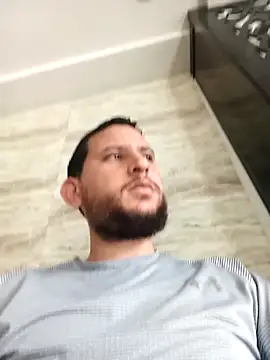 Snapshot of Arabeman300 chatting on 10.12.25 Arabeman300 online show from 10.12.25