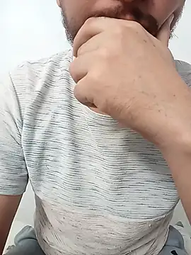 Snapshot of Arabeman300 chatting on 10.19.25 Arabeman300 online show from 10.19.25