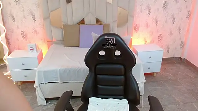 MARIANA TAY1 online show from 10.30.25