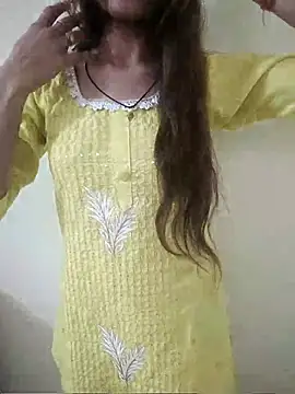 Snapshot of Khushi_rani chatting on 12.15.25 Khushi rani online show from 12.15.25