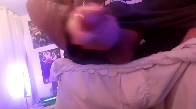 Snapshot of tykun chatting on 12.28.24 tykun online show from 12.28.24