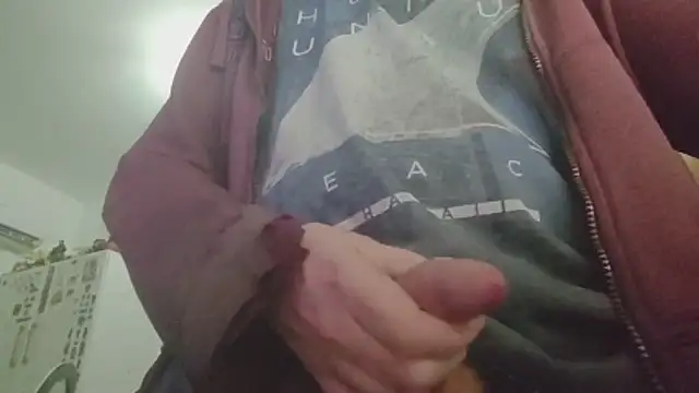 Snapshot of tykun chatting on 12.15.25 tykun online show from 12.15.25