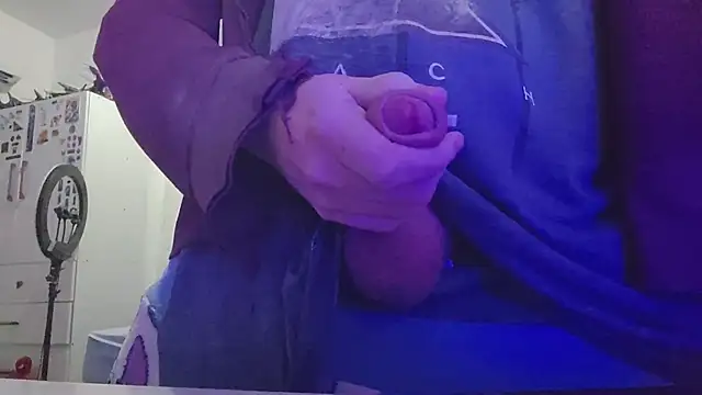 Snapshot of tykun chatting on 01.14.26 tykun online show from 01.14.26