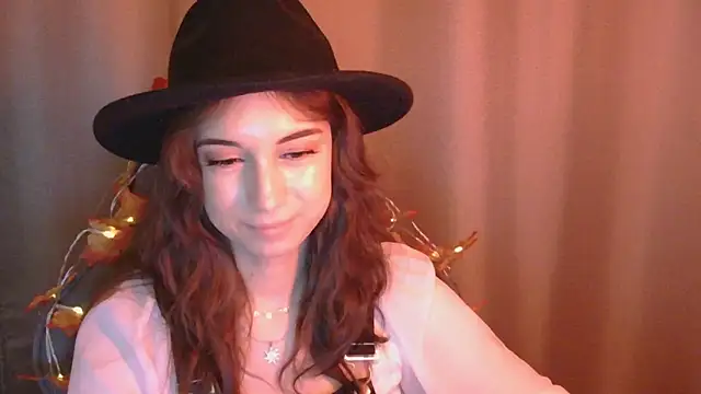 Snapshot of VeraLush chatting on 11.04.25 VeraLush online show from 11.04.25