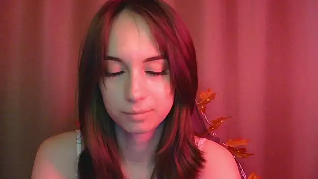 Snapshot of VeraLush chatting on 11.10.25 VeraLush online show from 11.10.25