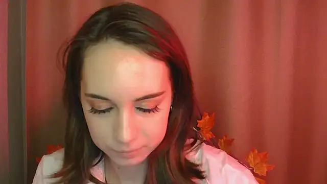 Snapshot of VeraLush chatting on 11.13.25 VeraLush online show from 11.13.25