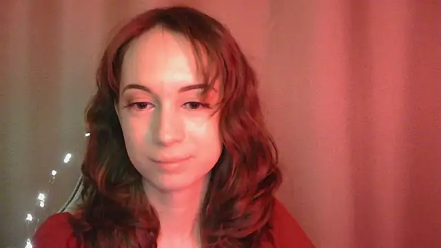 Snapshot of VeraLush chatting on 11.16.25 VeraLush online show from 11.16.25