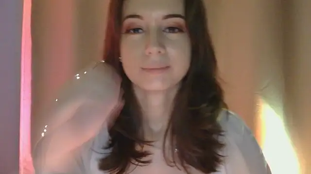 Snapshot of VeraLush chatting on 11.19.25 VeraLush online show from 11.19.25