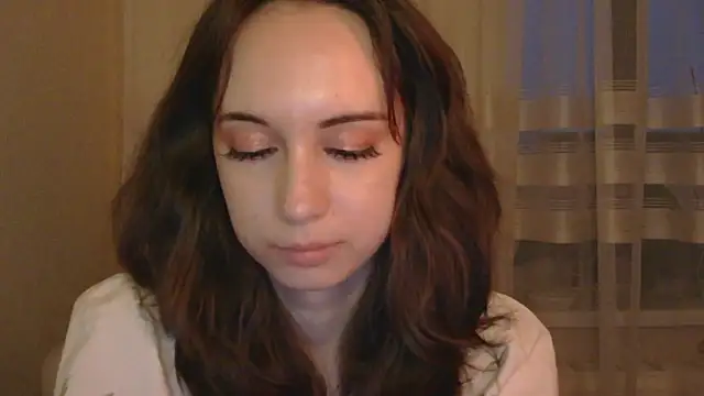 Snapshot of VeraLush chatting on 11.22.25 VeraLush online show from 11.22.25