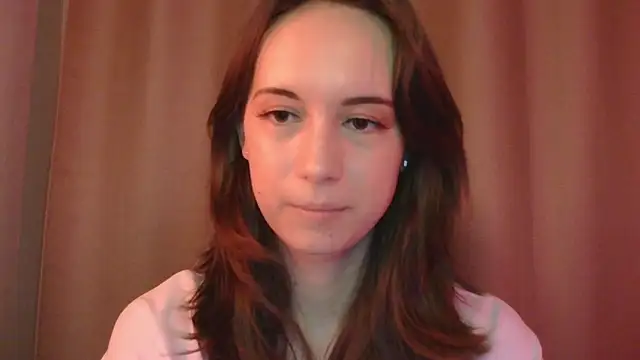 Snapshot of VeraLush chatting on 12.04.25 VeraLush online show from 12.04.25