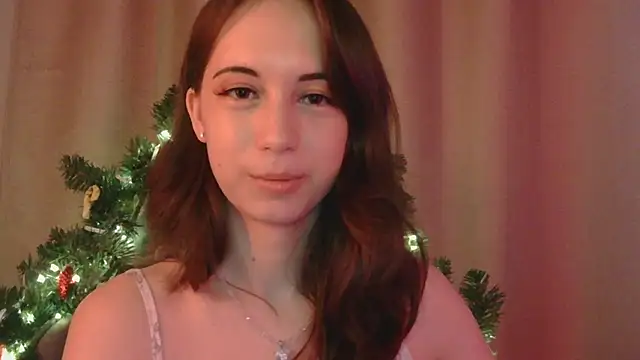 Snapshot of VeraLush chatting on 12.18.25 VeraLush online show from 12.18.25