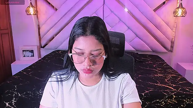 natachacole online show from 10.20.25