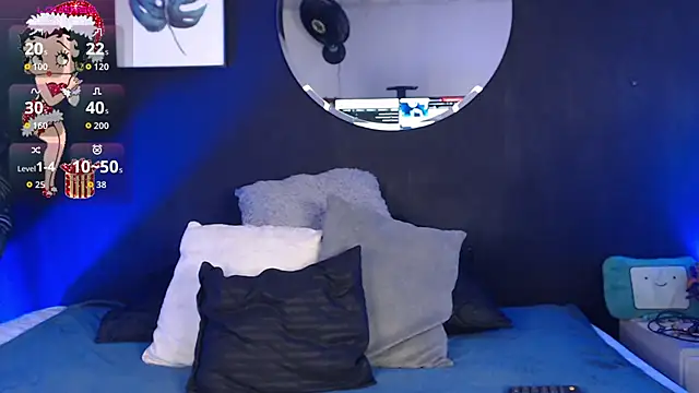 Snapshot of TamaraaRoss_ chatting on 12.05.25 TamaraaRoss online show from 12.05.25