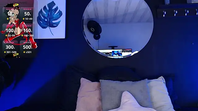 Snapshot of TamaraaRoss_ chatting on 01.14.26 TamaraaRoss online show from 01.14.26