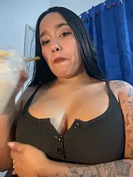 Snapshot of mis-violetha chatting on 06.29.26 mis-violetha online show from 06.29.26
