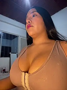 Snapshot of mis-violetha chatting on 08.04.26 mis-violetha online show from 08.04.26