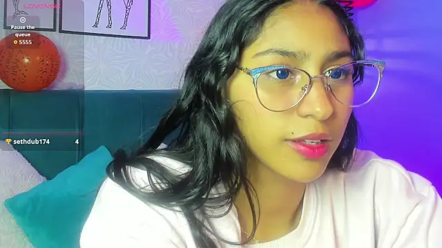 Snapshot of paulacastilla chatting on 10.29.25 paulacastilla online show from 10.29.25