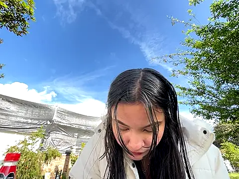 Snapshot of _kita chatting on 11.15.25 kita online show from 11.15.25