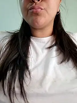 Snapshot of morenalatinaa chatting on 01.08.26 morenalatinaa online show from 01.08.26