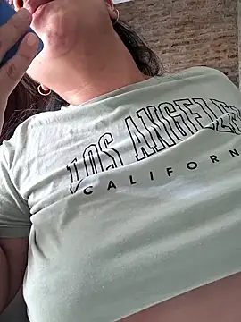 Snapshot of morenalatinaa chatting on 01.12.26 morenalatinaa online show from 01.12.26