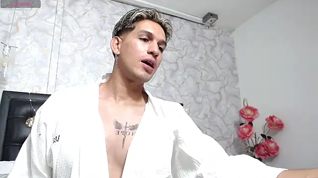 MathiasTaylorr online show from 10.25.25