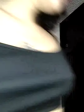 issa bunny online show from 10.17.25