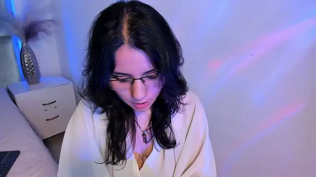 HollyPeach online show from 12.05.25