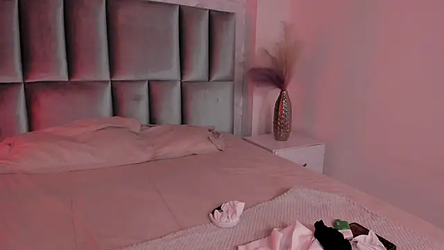 HollyPeach online show from 05.01.26