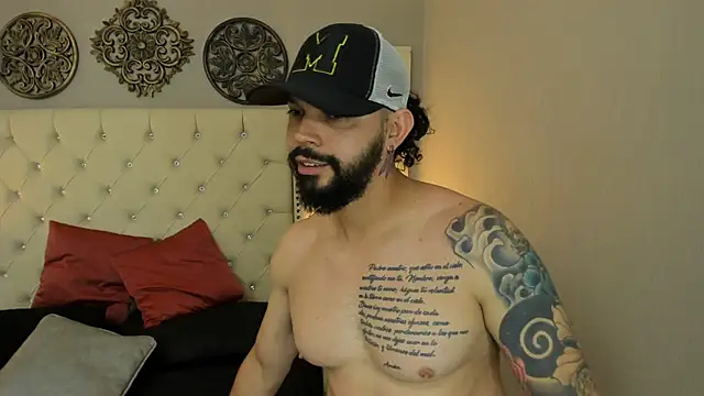 Snapshot of AlukardBig chatting on 10.16.25 AlukardBig online show from 10.16.25