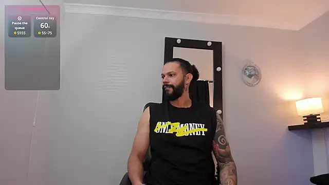 Snapshot of AlukardBig chatting on 11.20.25 AlukardBig online show from 11.20.25