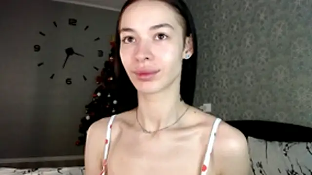 Snapshot of Daphne_Darkthorn chatting on 12.21.25 Daphne Darkthorn online show from 12.21.25