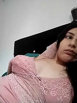 Snapshot of Thaila-Aurora chatting on 10.26.25 Thaila-Aurora online show from 10.26.25