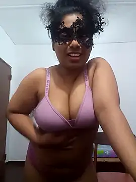 Expose Queen online show from 08.04.26
