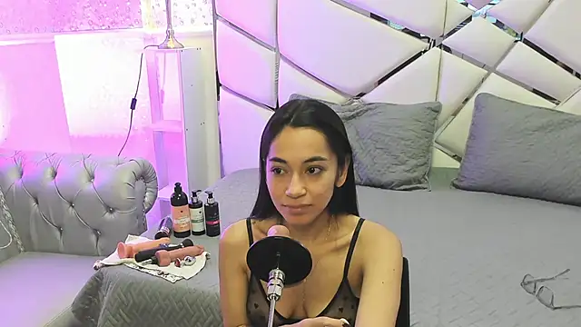 Snapshot of GabbiePrice chatting on 06.11.26 GabbiePrice online show from 06.11.26