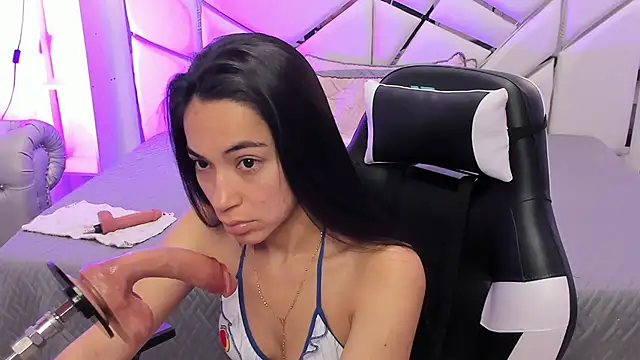 Snapshot of GabbiePrice chatting on 06.19.26 GabbiePrice online show from 06.19.26