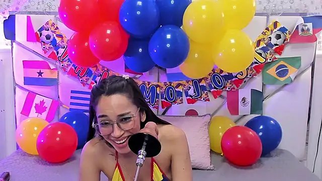 Snapshot of GabbiePrice chatting on 06.21.26 GabbiePrice online show from 06.21.26