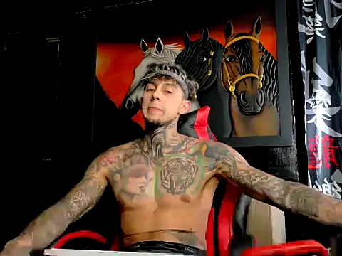 Snapshot of Molotov_Explosive chatting on 10.19.25 Molotov Explosive online show from 10.19.25