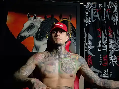 Snapshot of Molotov_Explosive chatting on 10.20.25 Molotov Explosive online show from 10.20.25