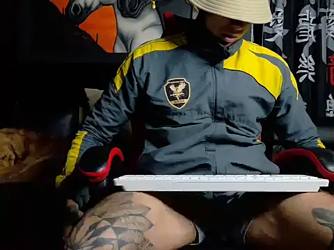 Snapshot of Molotov_Explosive chatting on 10.29.25 Molotov Explosive online show from 10.29.25