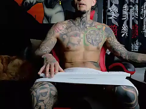 Snapshot of Molotov_Explosive chatting on 10.29.25 Molotov Explosive online show from 10.29.25