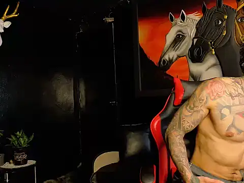 Snapshot of Molotov_Explosive chatting on 11.19.25 Molotov Explosive online show from 11.19.25