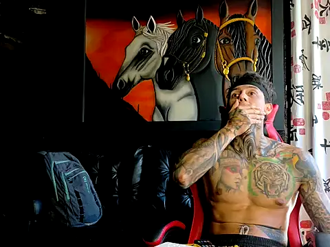 Snapshot of Molotov_Explosive chatting on 12.01.25 Molotov Explosive online show from 12.01.25